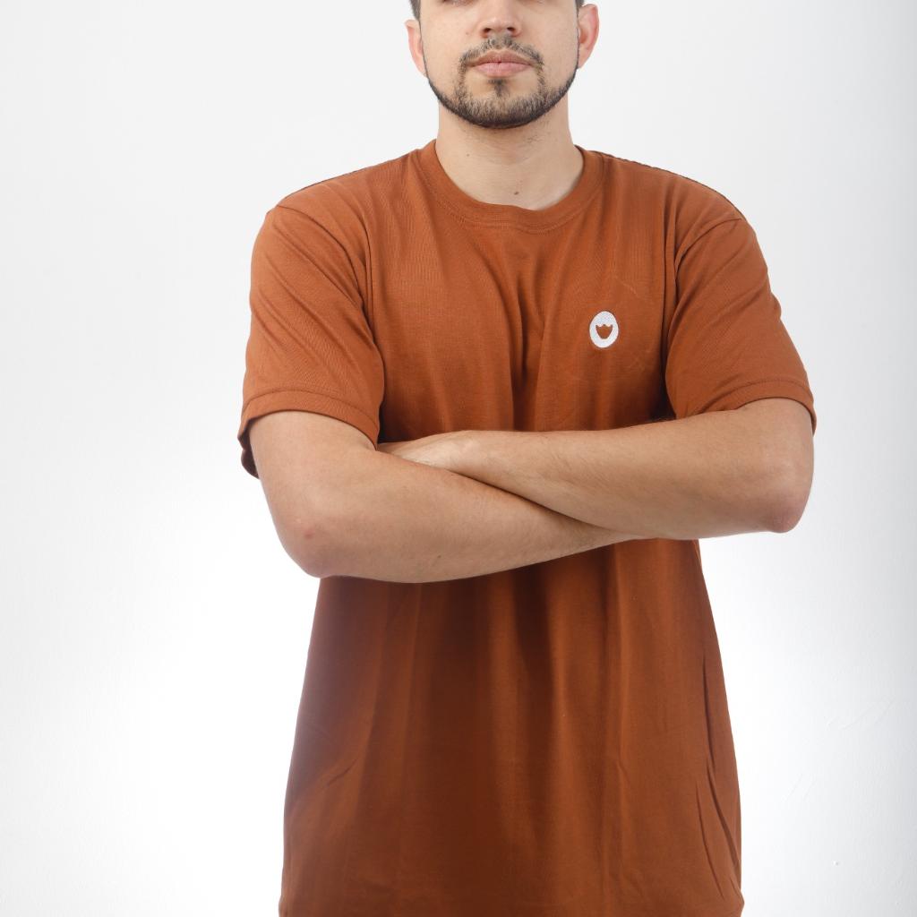 Camiseta Clásica - Color Café - PATO COLORADO